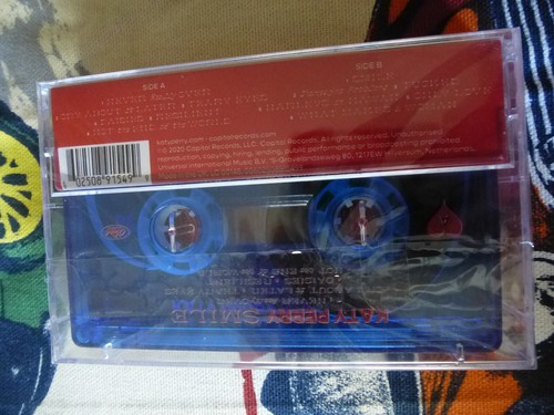 KATY PERRY SMILE 2020 CAPITOL RECORDS AUDIO CASSETTE ALBUM NEW FACTORY SEALED - Picture 3 of 4