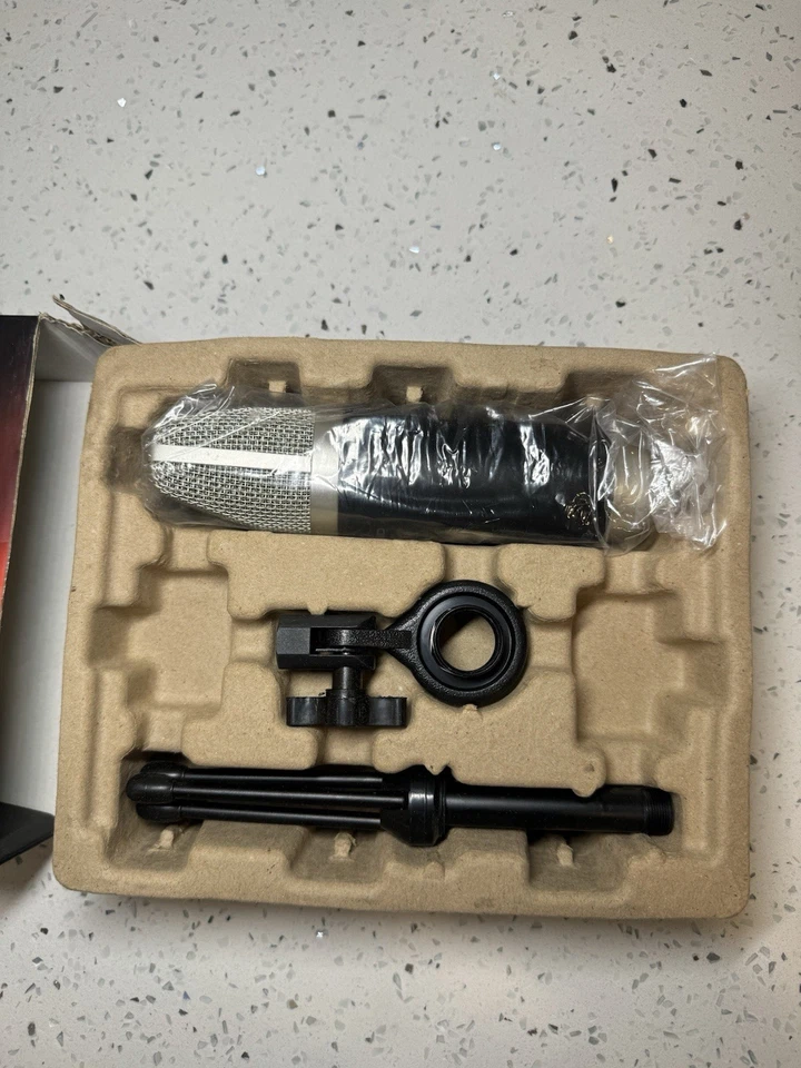 M-Audio Vocal Studio Personal Recording Studio New. Open Box - Image 3 of 3