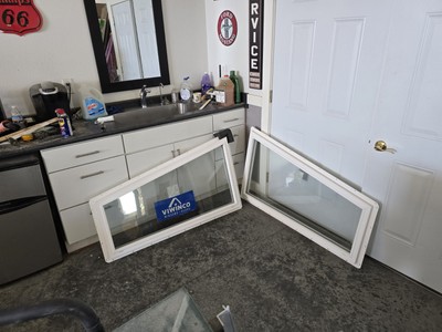 A set Viwinco Trapezoid Windows one for  500 two for 1000.