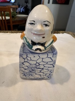 Ceramic Blue White Salt & Pepper Shakers Cracked Stone Novelty Humpty Dumpty