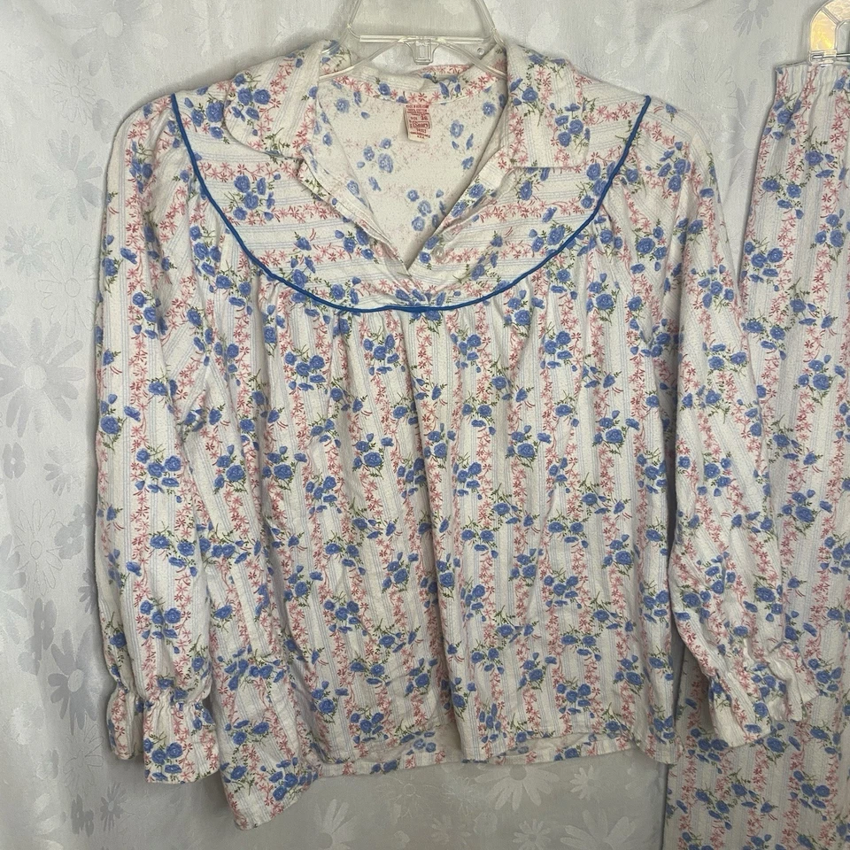 Vintage Sears Women’s Pajamas Set Blue Floral Grandmacore Sz Medium Cottagecore - Image 2 of 4