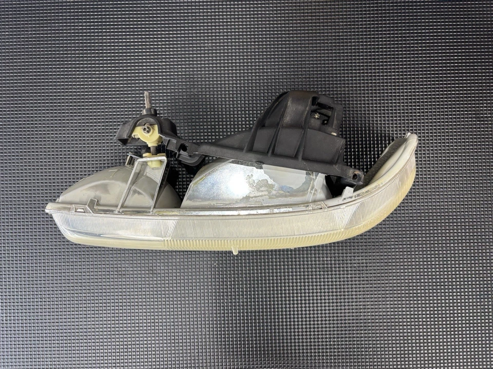 Faro izquierdo del conductor OEM 99-06 Chevrolet Tahoe/Suburban Foto 3 de 4