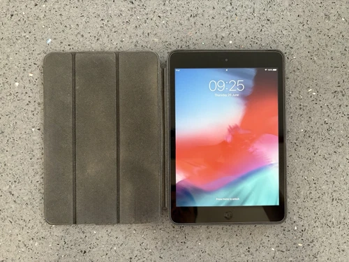 Apple iPad Mini 2 Wi-Fi Space Grey 32GB Excellent Condition
