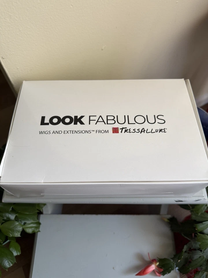 Tressallure Smooth Cut Bob 1 Monotop Lace Front Wig Synthetic Hair - Image 2 of 4