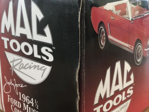 ERTL 1964 1/2 FORD MUSTANG CONVERTIBLE JOHN FORCE MAC TOOLS RACING 1:18 - Foto 23 di 24
