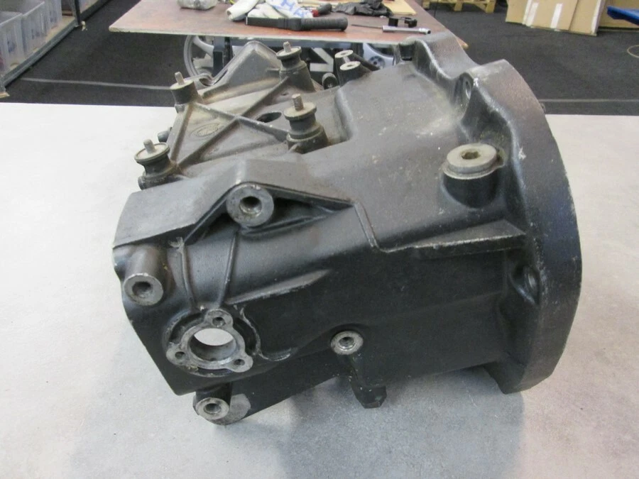 Carter de boite de vitesses noir de BMW k 1100 - k 100 - k 75 - k 1 - Photo 4/4