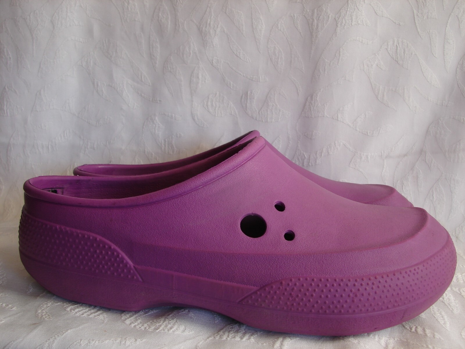 crocs with removable fur