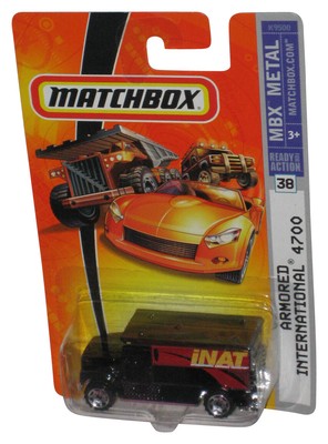 Matchbox MBX Metall (2006) Gepanzerte International 4700 Black Spielzeug Lkw #38