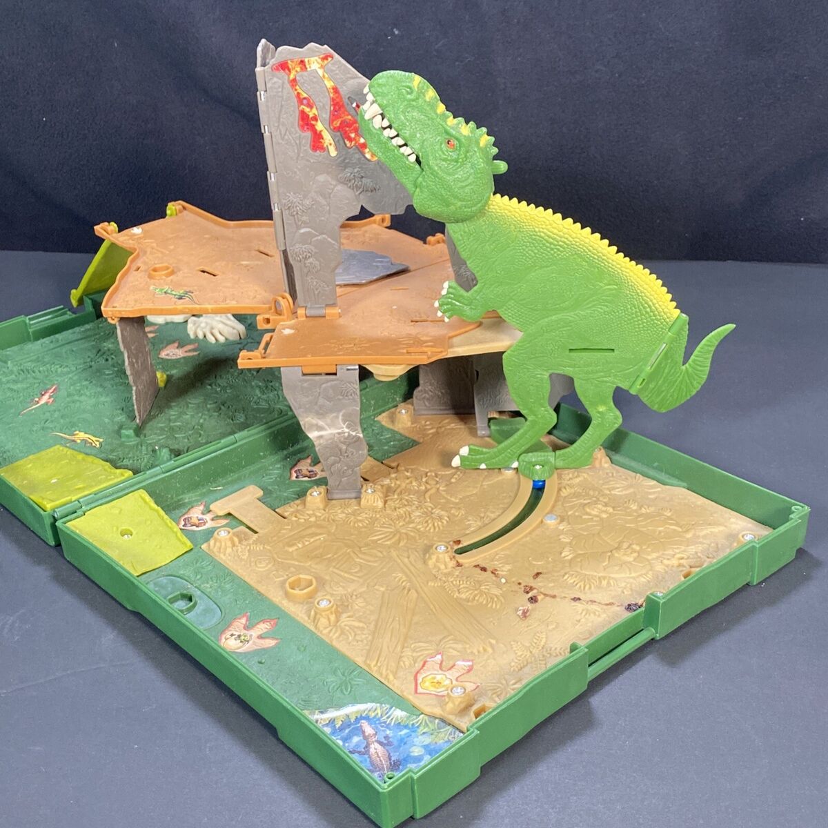 Mattel Matchbox 360 Pop-Up, Dinosaur Escape, Travel Playset