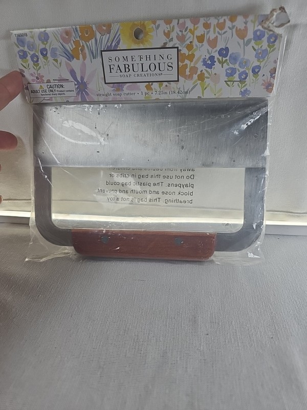 Soap loaf cutter-flat With Wooden Handle 