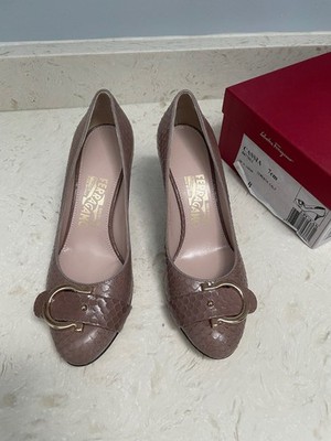 Salvatore Ferragamo Womens Cassia Grey Patent Leather Shoes Size 6.5 New In Box