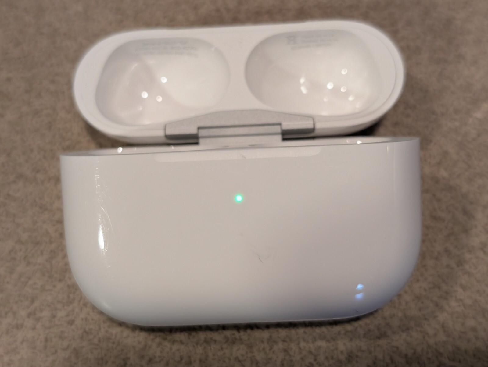 Apple AirPods Pro 2 - MagSafe Charging Case (Lightning) - Replacement - A2700-image