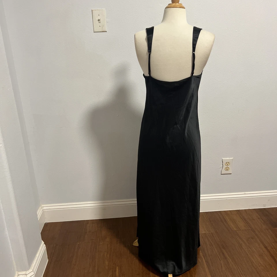 Vestido sin Mangas Cabernet Mujer Pequeño Negro Camisón Cuello en V Grunge 90S Y2K Cabricho Foto 4 de 4