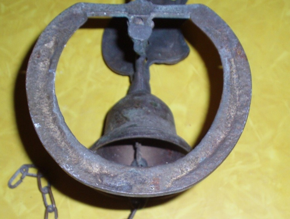 ANTIQUE HANDMADE LUCKY HORSESHOE HORSE BARN DINNER BELL WESTERN DECOR