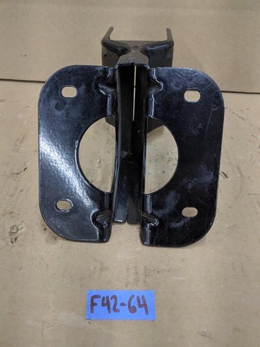 Harley-Davidson FXR Touring Fairing Mounting Bracket 58040-83 - Picture 2 of 10