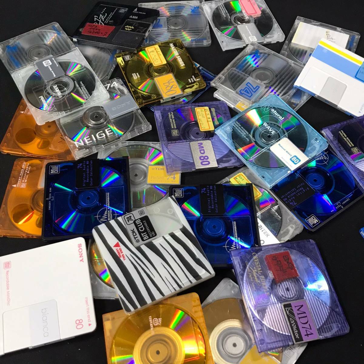 Lot of 100 MD disks Mini Discs Caseless Has been recorded 74 Lot of 100 MD disks Mini Discs Caseless Has been recorded 74