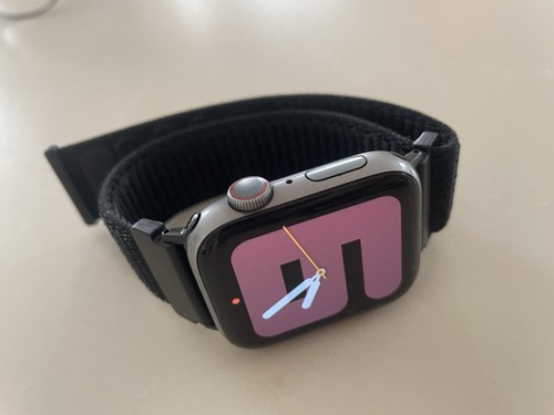 Apple Watch Series 5 GPS 44mm Space Grau + 14 Armbänder - Bild 3 von 5