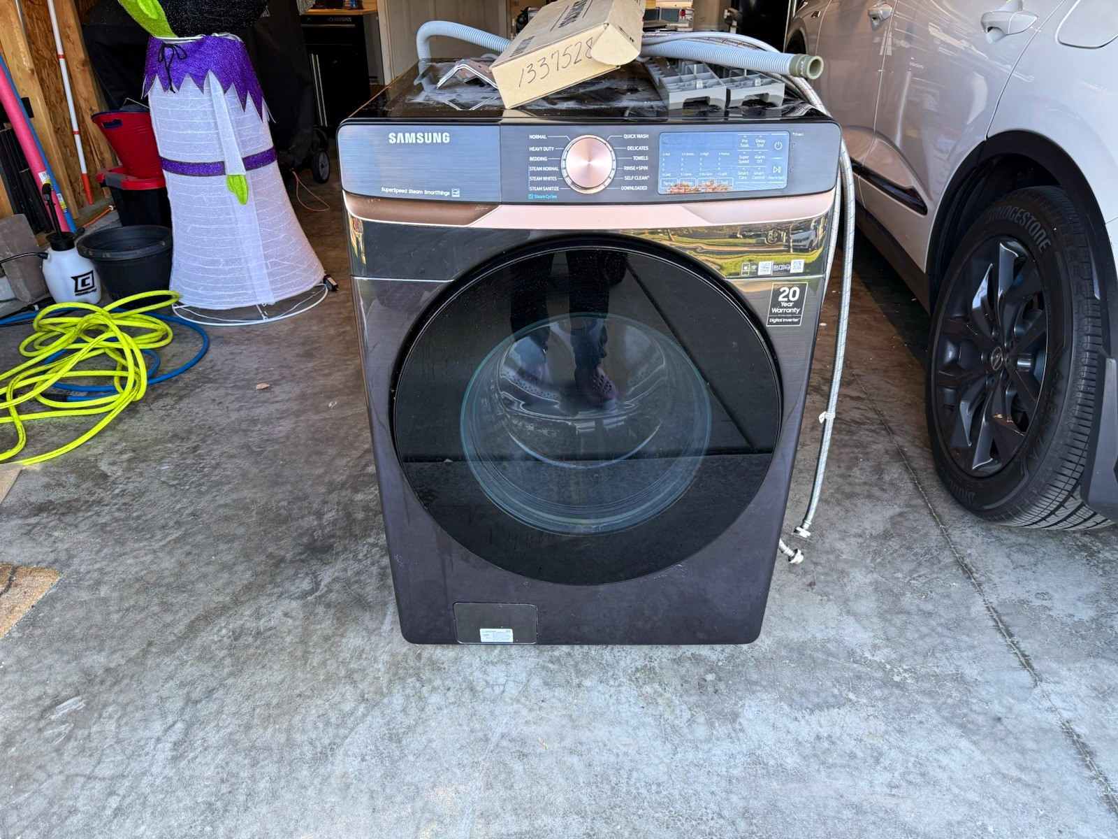 Samsung WF50BG8300AVUS 27 in Black Front Load Freestanding Clothes Washer
