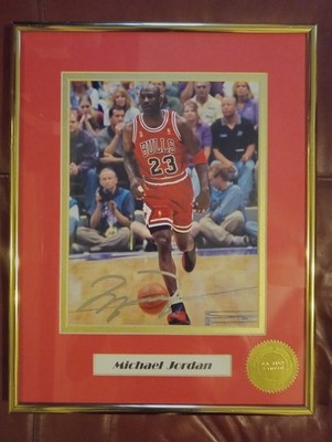 Michael Jordan Autograph Signed 8x10 NBA Photo Framed And