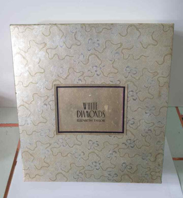 Elizabeth Taylor White Diamonds  Eau de Toillete 50 ml Spray + Polvera