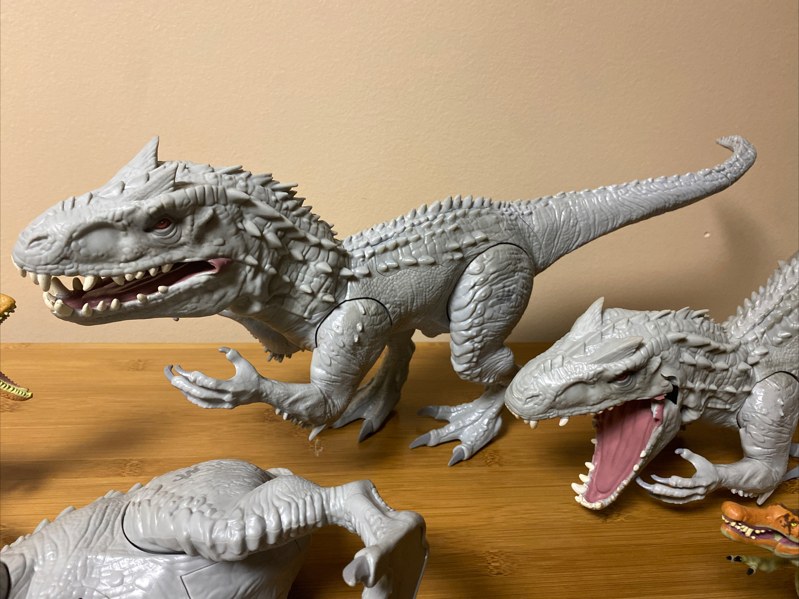 Lot Of Jurassic World Dinosaur Figure Toys 3x Indominus Rex + T Rex ...