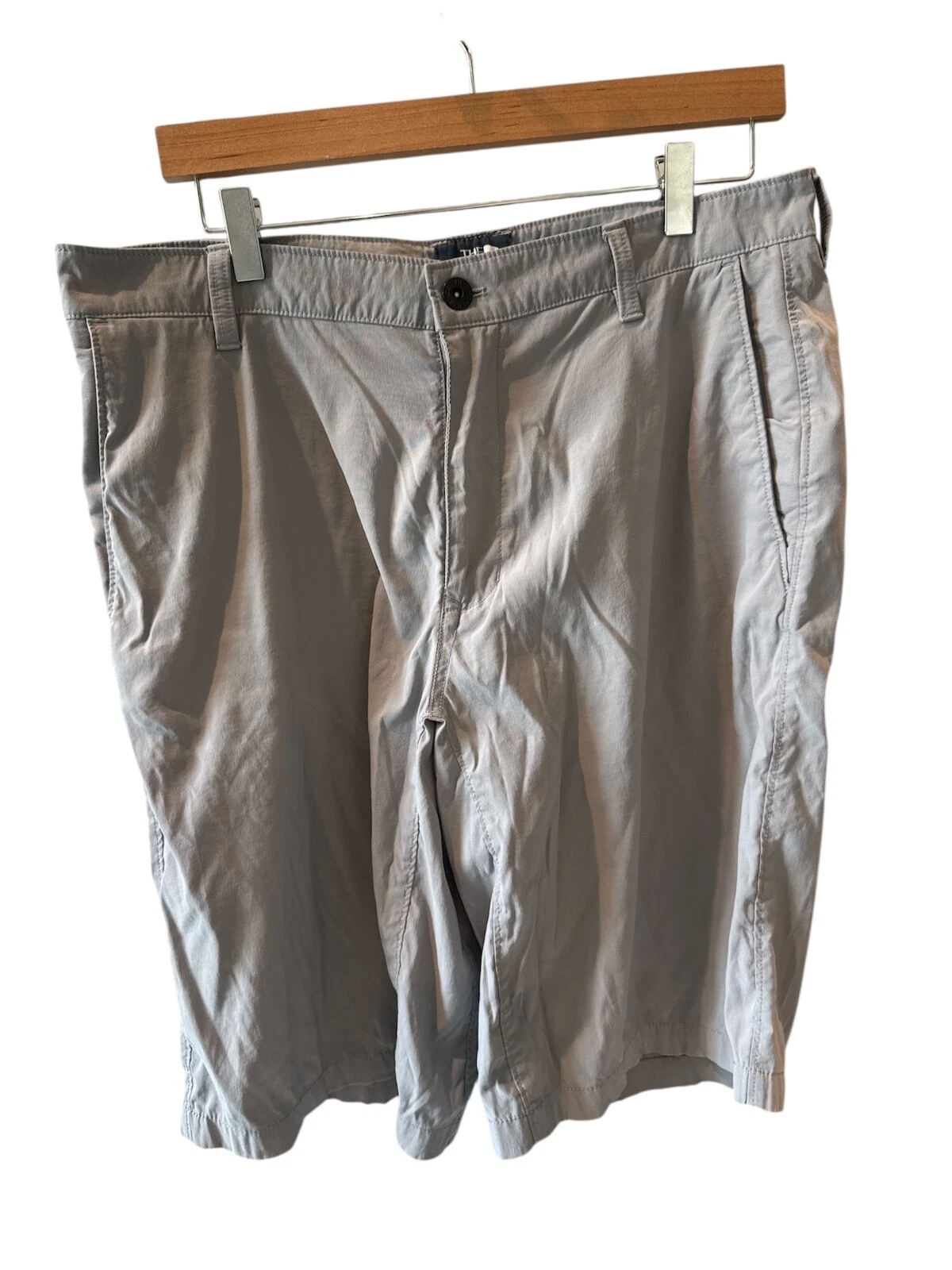 The North Face Flash Dry Long Shorts Mens 34 Gray Chino Flat Front Casual Hiking