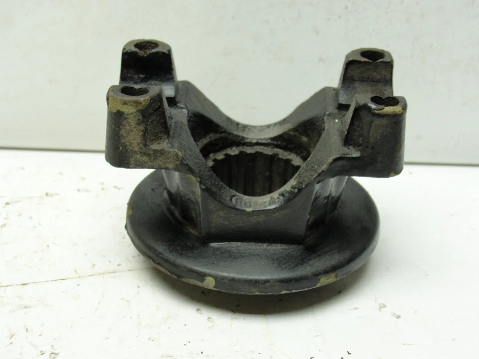 Original 1955-64 Chevy GM 8.2 10 Bolt Pinion Yoke 17 Spline U Joint GM 3708646 - Image 4 of 4