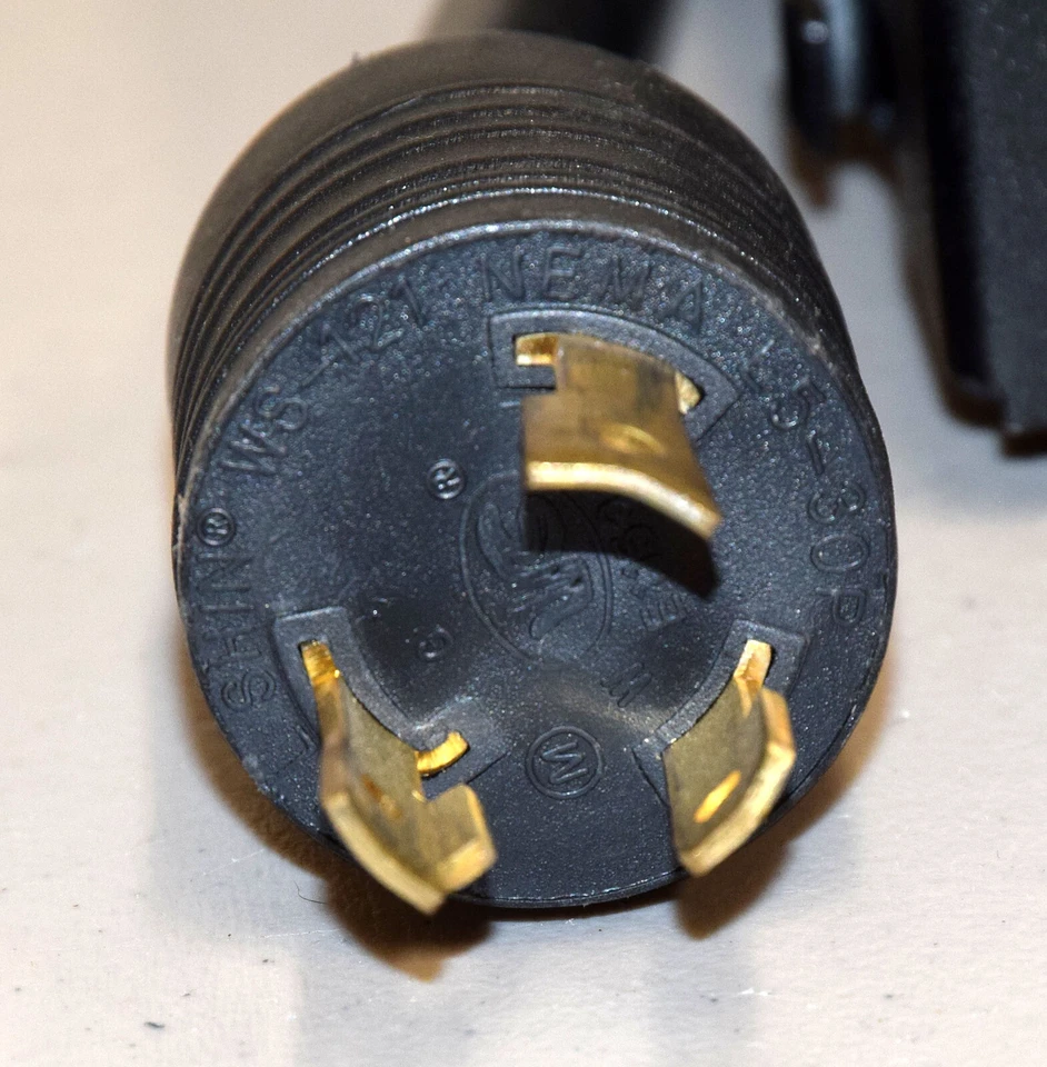 Dell 3T767 APC AP6030 Unmanaged PDU 100-120 VAC 24A L5-30P to 4x C19 Outlets - Image 4 of 4