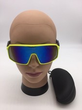 Oakley Unisex Neon Green/Black Trendy Sunglas...