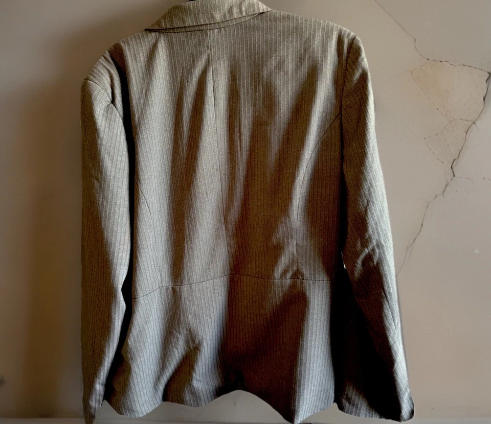 Chaqueta Blazer Merona Para Mujer Talla 22W Gris Con Pluma Azul Rayas Imitación Bolsillos Foto 2 de 4