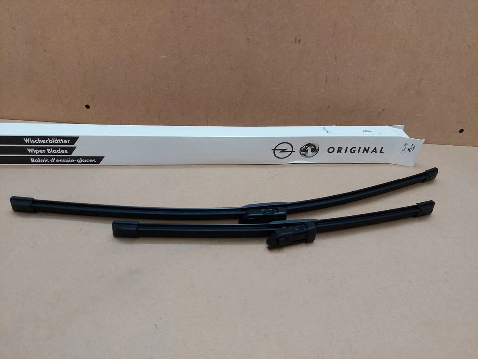 Vauxhall Astra L Front Windshield Wiper Blade Set 1681991780 2021-2023 Genuine - Image 2 of 4