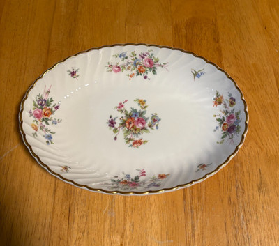 Minton Marlow 10.5 Inch Oval Vegetable Serving Bowl England