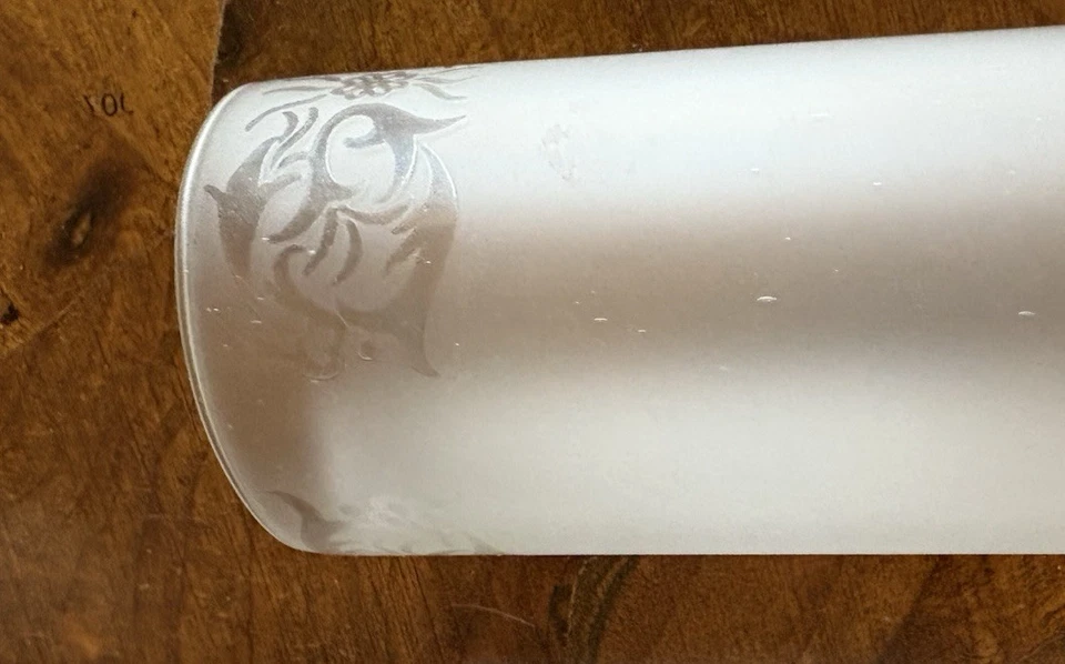 GLOBE TUBE en VERRE GRAVE AVEC FRISE POUR LAMPE A PETROLE LUMINAIRE - Photo 3/3