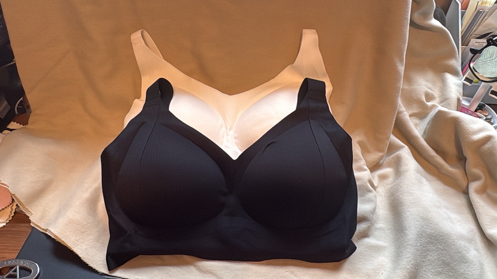 2 nuevos sujetadores de gelatina ajustables XL para mujer.