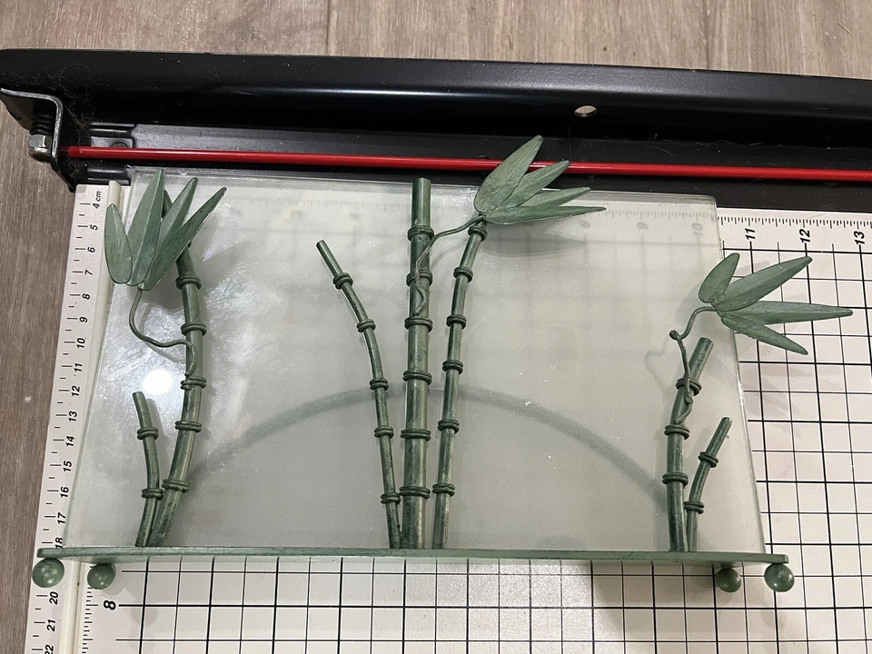 "Marco de fotos independiente de metal y bambú de 10"" x 6""" Foto 2 de 4