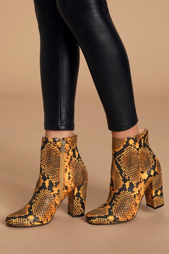 steve madden pixie bootie