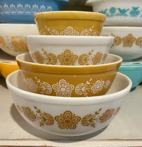 Pyrex Butterfly Gold Mixing Bowl Set of 4 Vintage 1970s