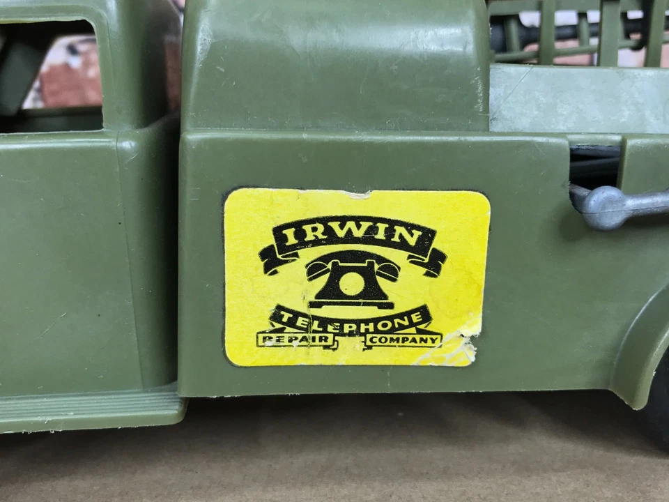 Vintage Irwin Telephone Repair Company Truck Metal & Plastic With Scissor Lift.. - Image 2 of 4