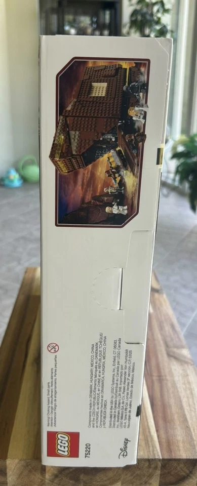 New and Sealed Retired LEGO Star Wars Sandcrawler 75220 Free Shipping! - Image 4 of 4