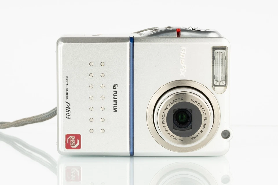 Fuji Fujifilm M603 FinePix Camera in Working Cond. English,  NO SHIPPING TO USA - Image 2 of 4