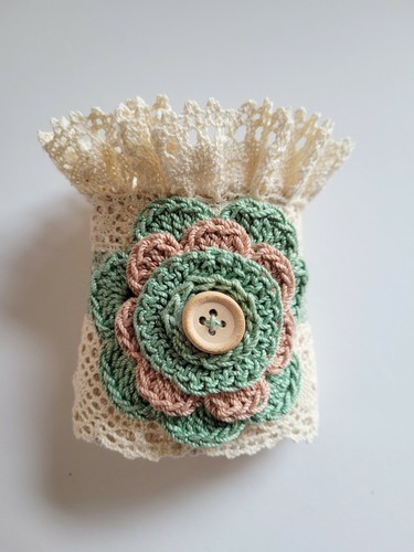 Crochet Cuff Bracelet Handmade Boho wrist cuff with Flower/ Lace Beige Green - Picture 6 of 7