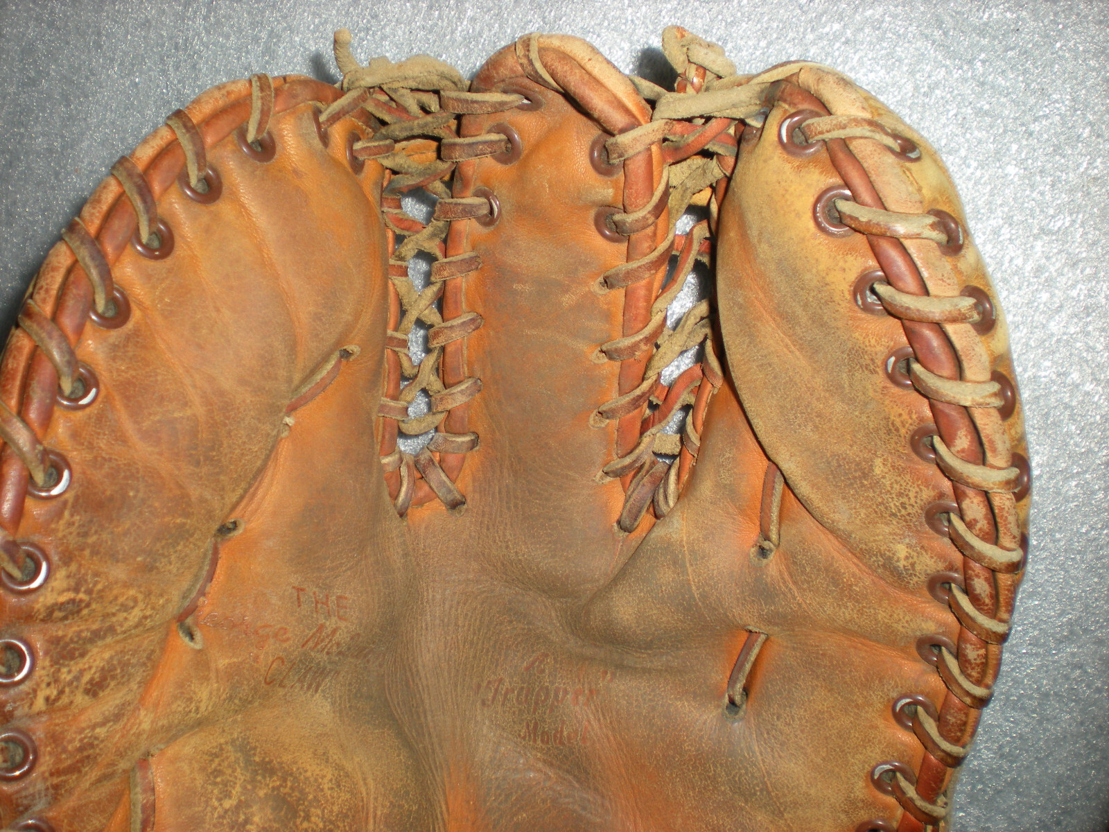 Vintage Rawlings The Claw TM58 McQuinn First BaseMan Baseball