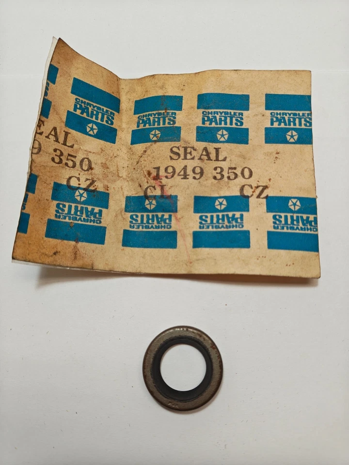 1960 - 1972 年道奇克莱斯勒普利茅斯转向轴密封 1949350 NOS。 — 第 2/3 张图片