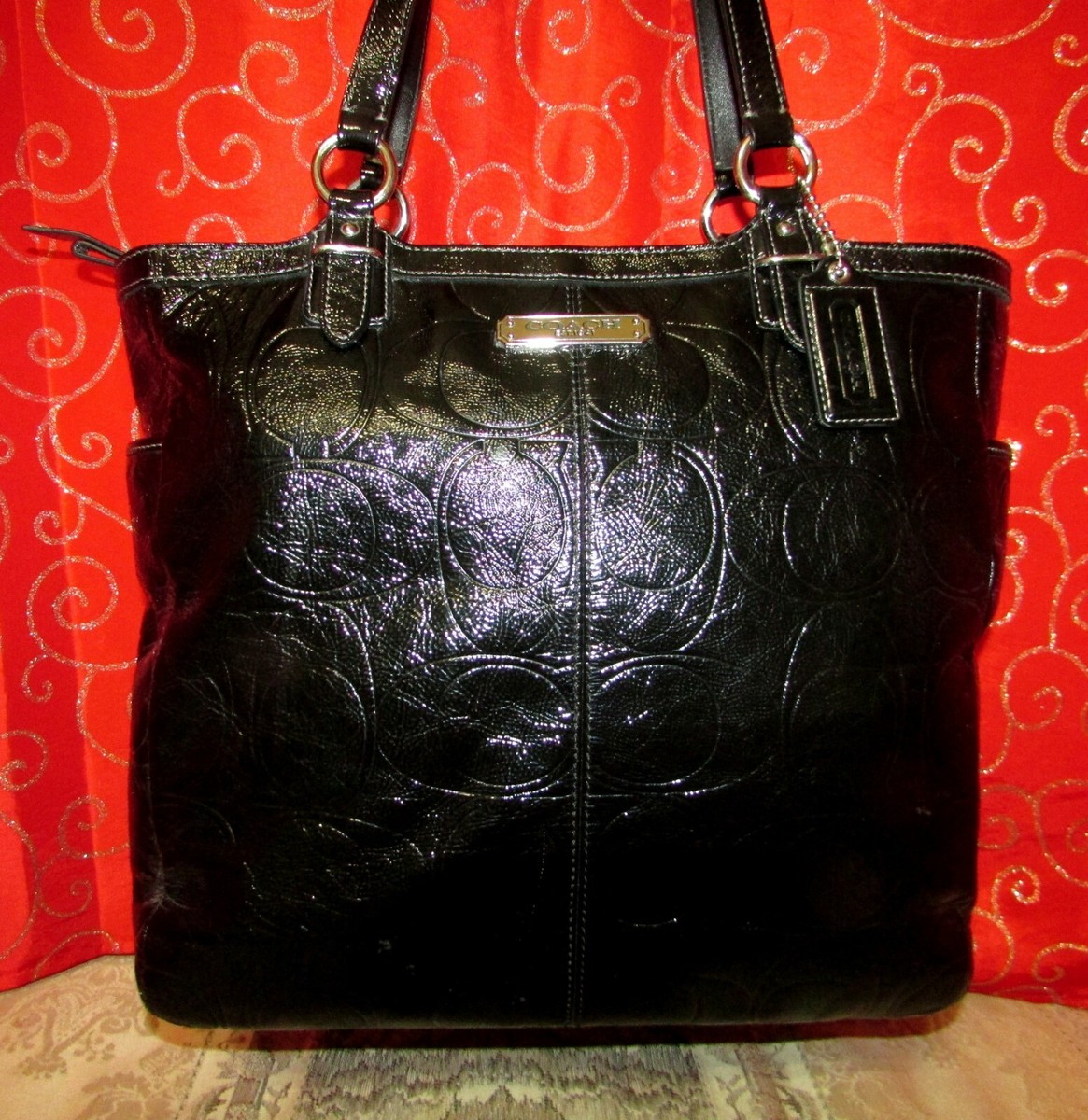 COACH GALLERY NORTH/SOUTH EMBOSSED SIGNATURE PATENT LEATHER