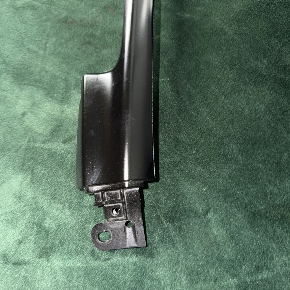 Moldura lateral pilar parabrisas Honda CR-V 2002-06. R Pasajero LEER DESCRIPCIÓN  Foto 3 de 4