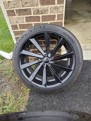 Giovanni Rims and Continental Tires. 285/40 22. $2000 Used
