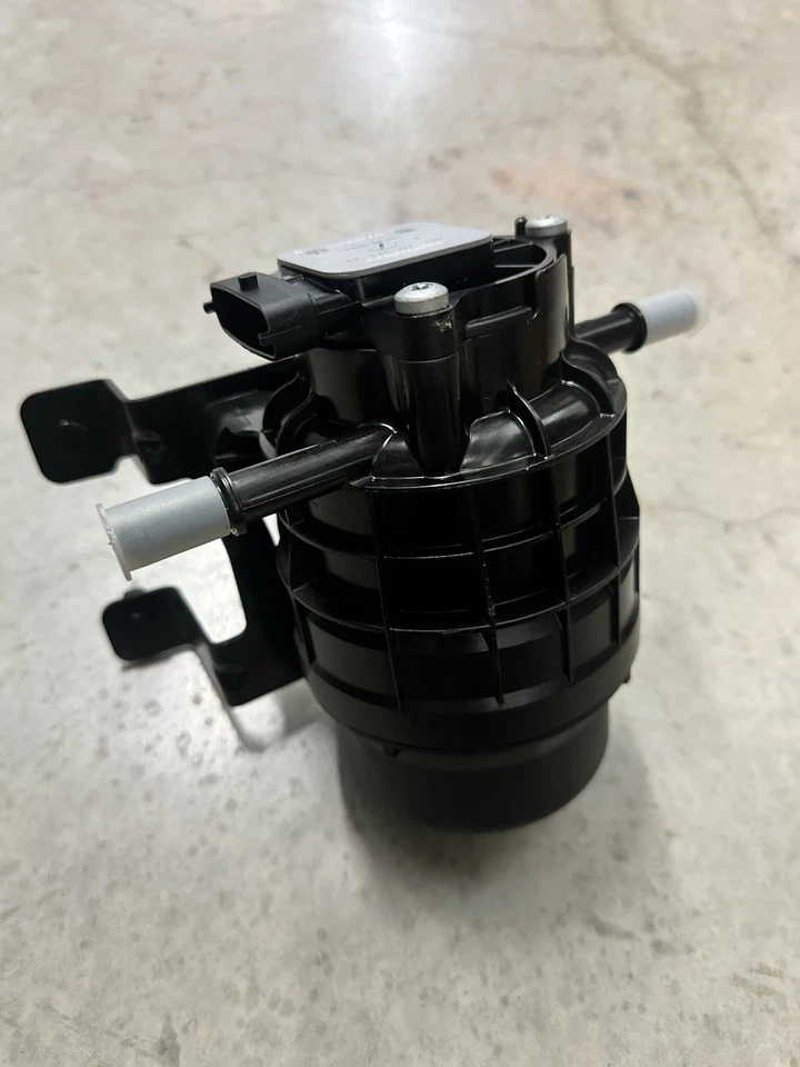 Filtro de combustible diésel GM 2020-24 GM Sierra Chevy Silverado 2500 3500 #13543066 fabricante de equipos originales Foto 2 de 4