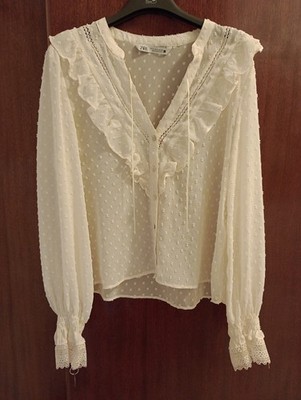 Bluse mit Spitzeneinsätzen weiß Zara
