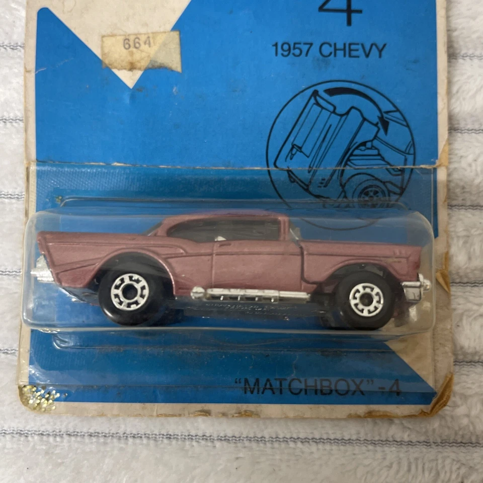Matchbox 1957 Chevy Nº 4 Original Blister Pack Desde 1980 En Tarjeta Original Foto 3 de 4