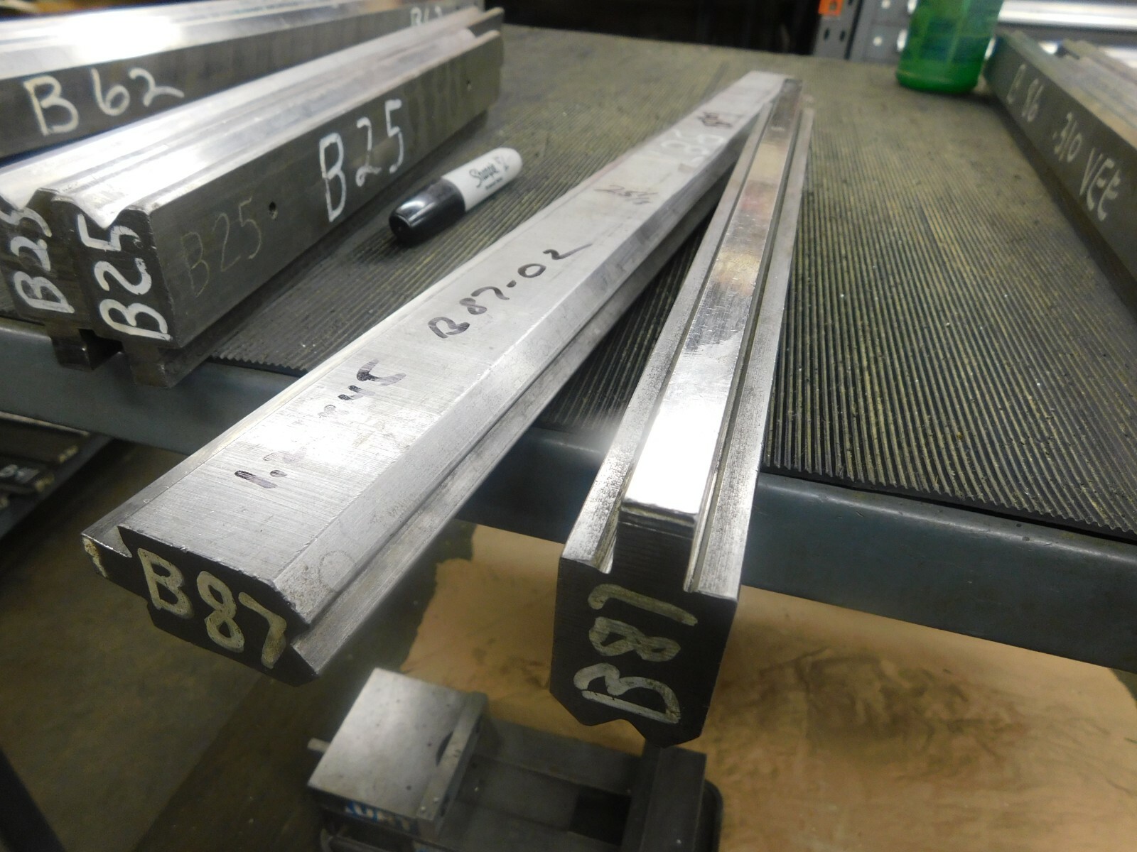 Press Brake Die Material 163/8" Long x 1.225" Wide x 1.80" High 90° "V
